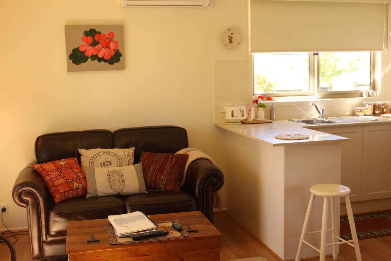 Nyora Little Lake Cottage الغرفة الصورة
